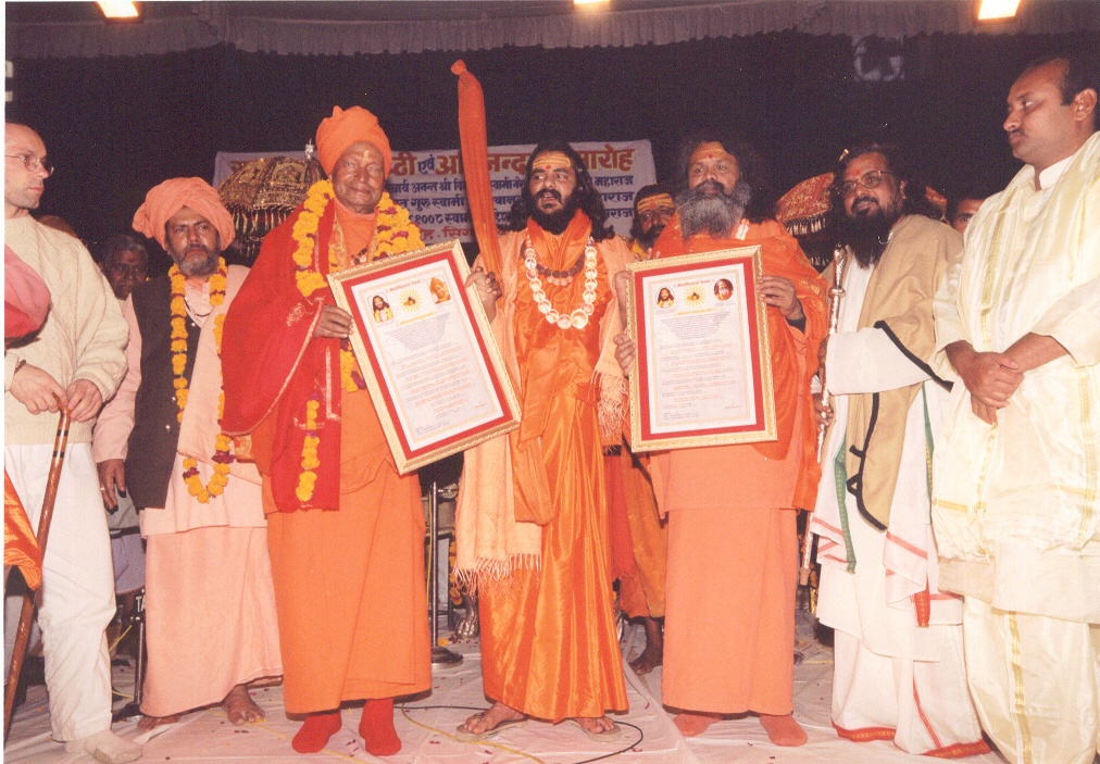 Swamiji-and-Guruji-in-Kashi